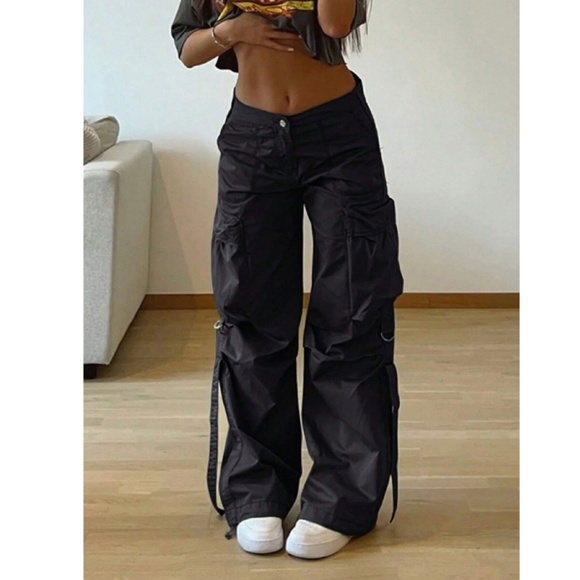 Black Cargo Pants with Pockets - Picture 6 of 7